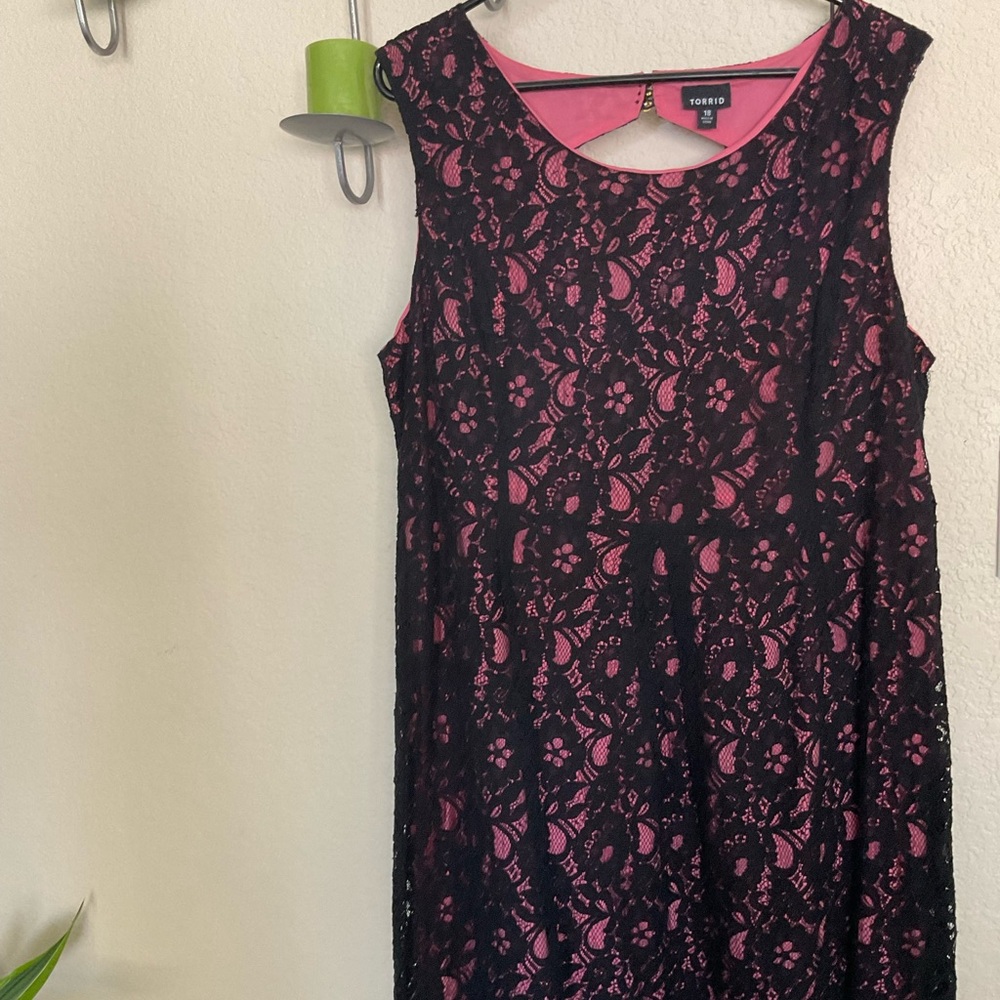 2X Torrid Black Lace Dress with Pink Underlay